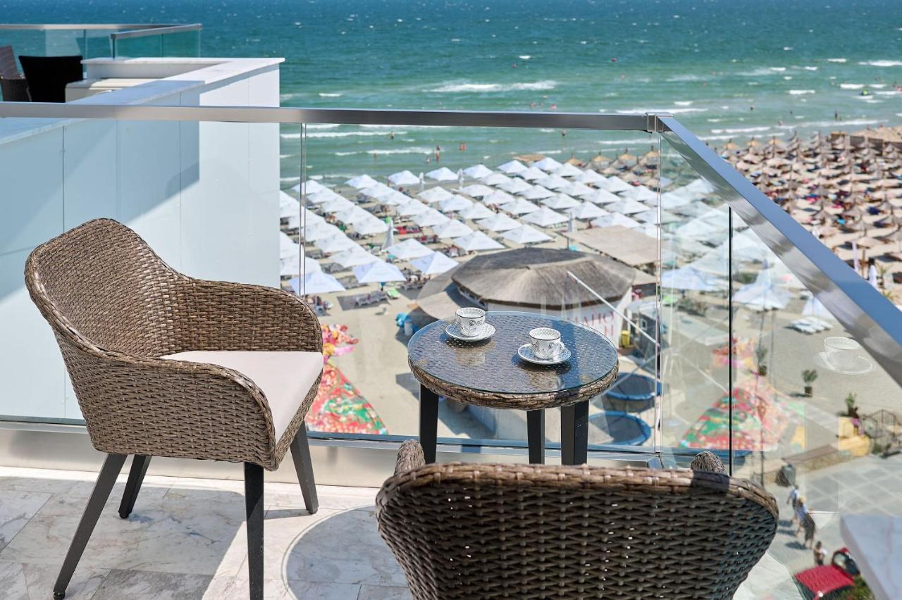 Wave N' Sea In Infinity - Parking * Mamaia