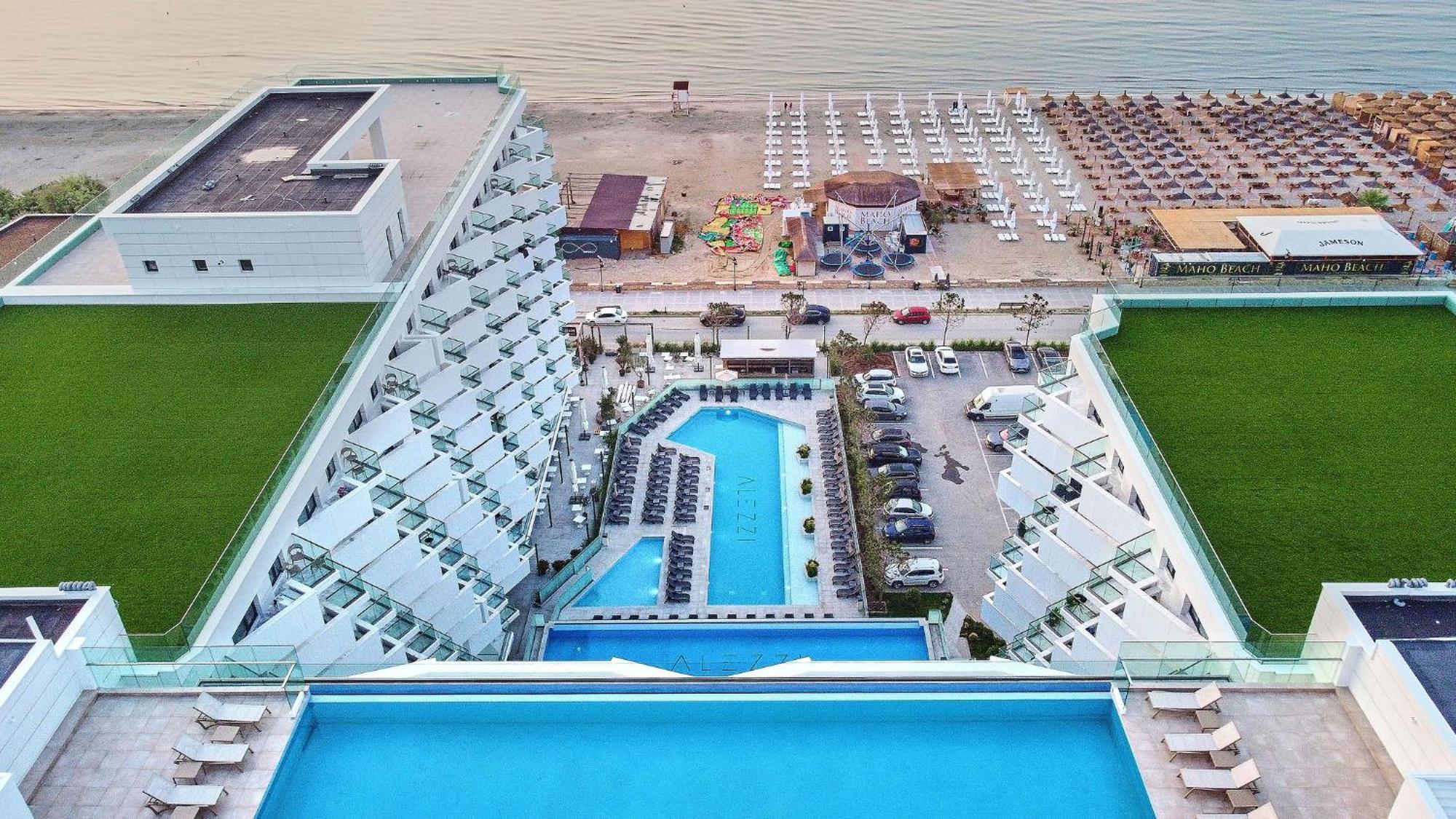 Wave N' Sea In Infinity - Parking